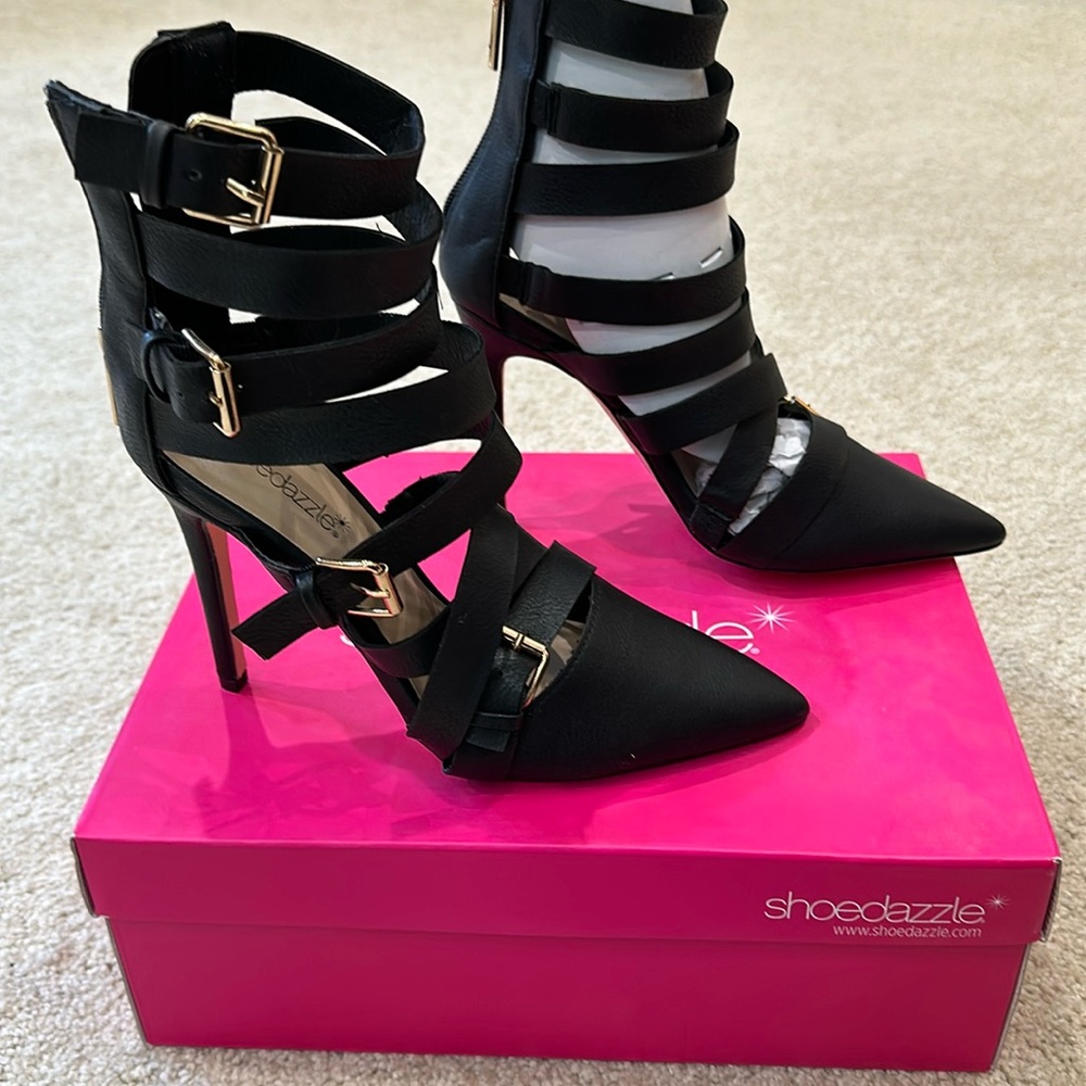 Brand new Shoedazzle Nora sexiest strapping heels size 7